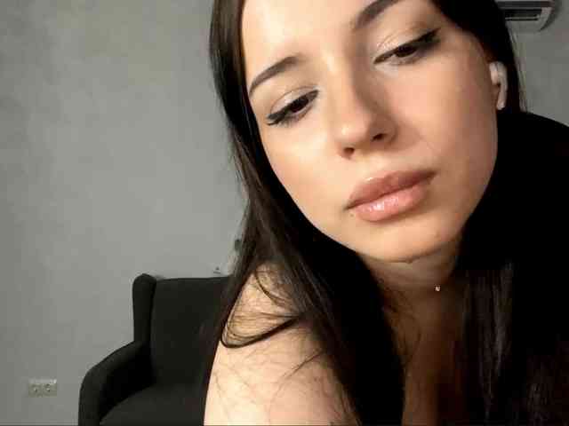 ShandraVanderwege webcam