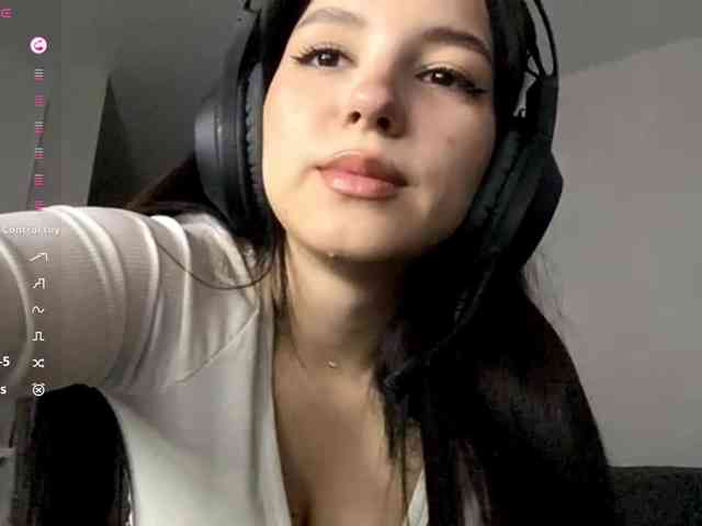 ShandraVanderwege webcam