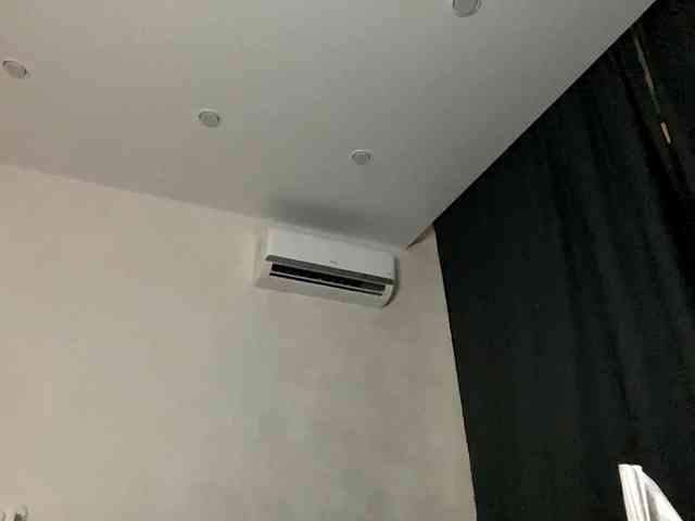 ShandraVanderwege webcam