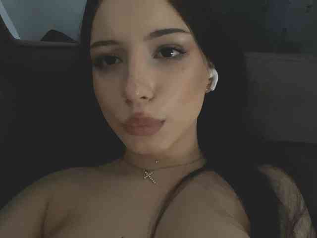 ShandraVanderwege webcam