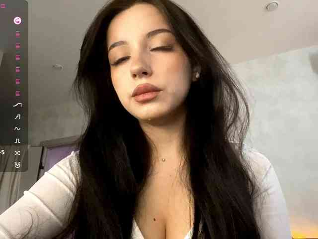 ShandraVanderwege webcam