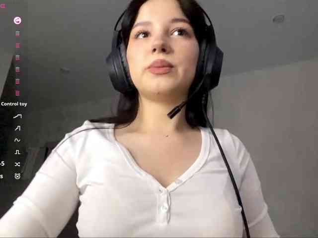 ShandraVanderwege webcam