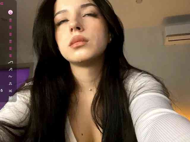 ShandraVanderwege webcam