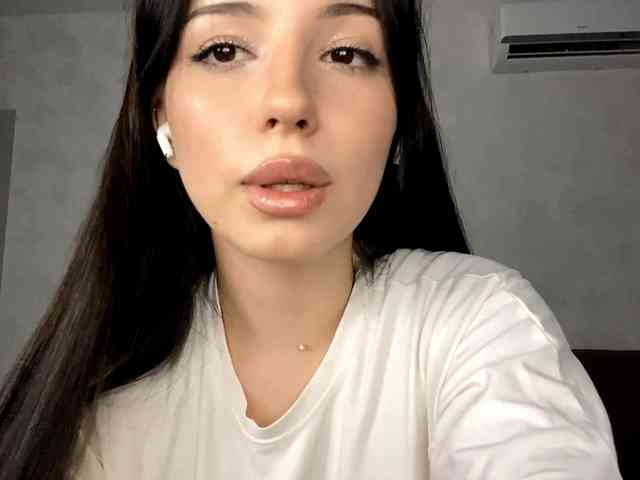 ShandraVanderwege webcam