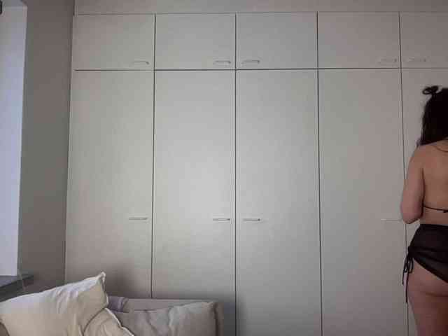 MilkHoneyLullabies webcam