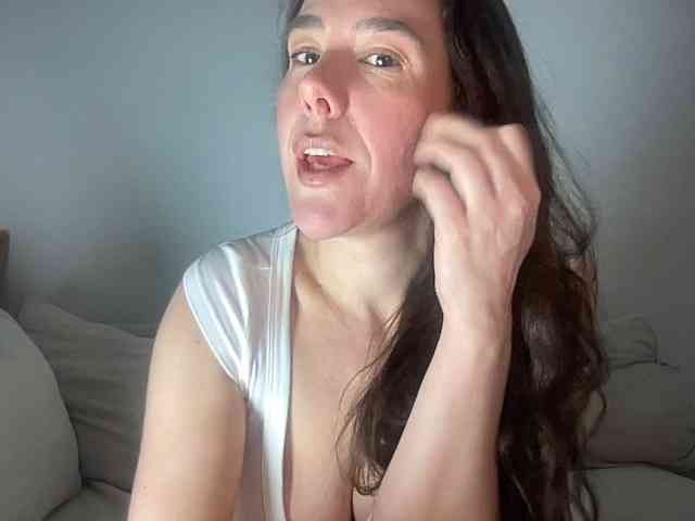 MilkHoneyLullabies webcam