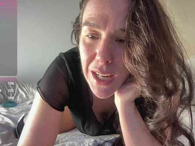 MilkHoneyLullabies webcam