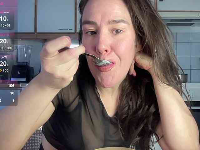 MilkHoneyLullabies webcam