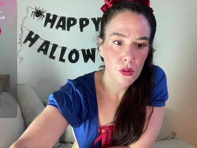 MilkHoneyLullabies webcam