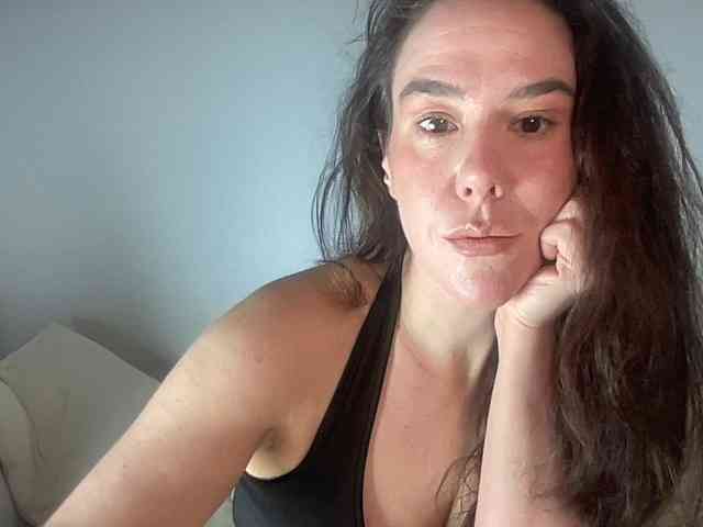 MilkHoneyLullabies webcam