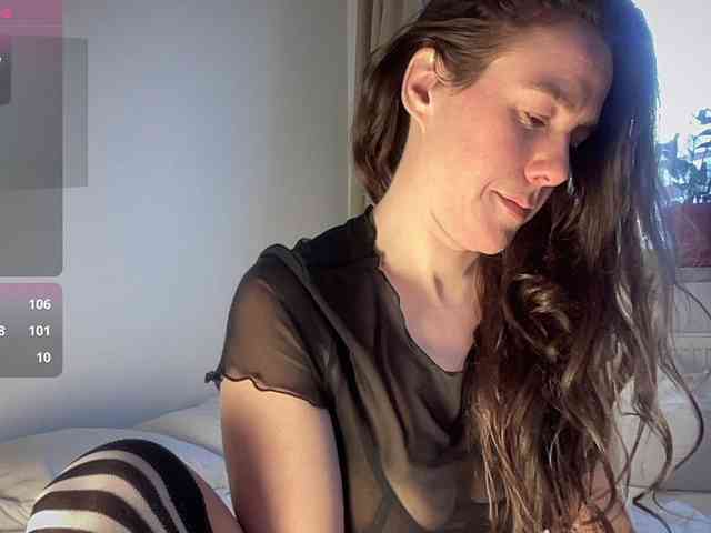 MilkHoneyLullabies webcam