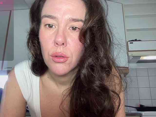 MilkHoneyLullabies webcam