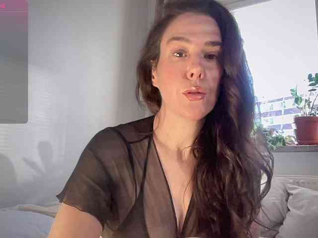 MilkHoneyLullabies webcam