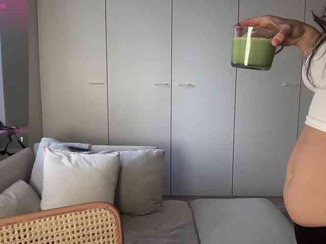 MilkHoneyLullabies webcam