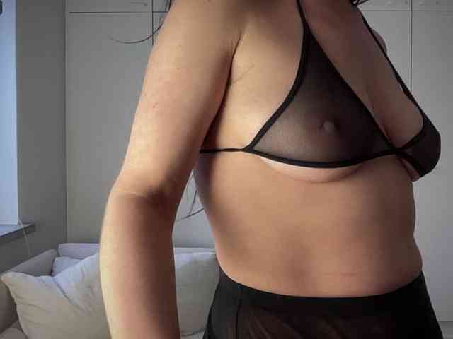 MilkHoneyLullabies webcam