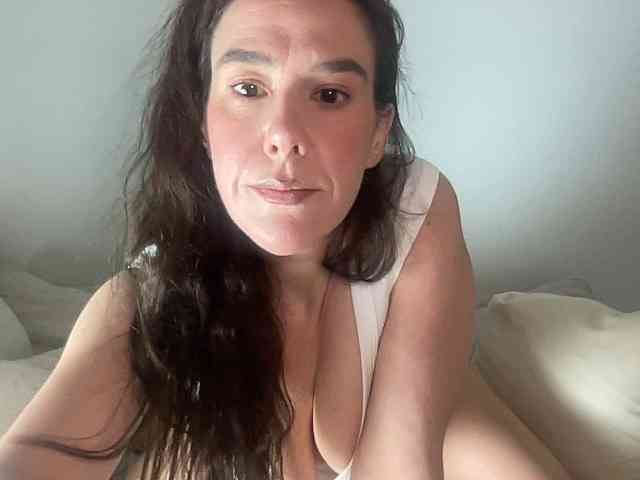 MilkHoneyLullabies webcam