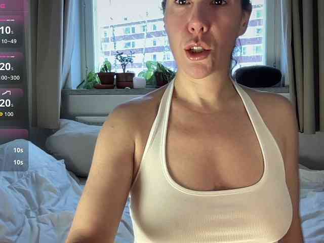 MilkHoneyLullabies webcam