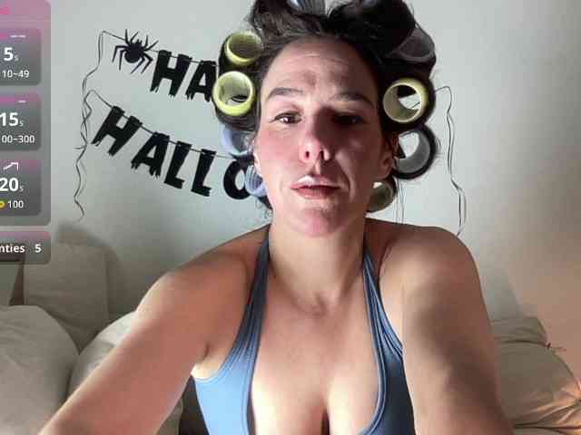 MilkHoneyLullabies webcam