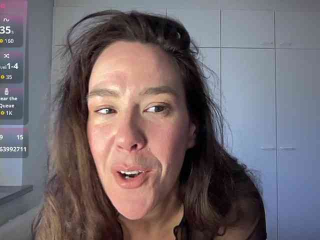 MilkHoneyLullabies webcam