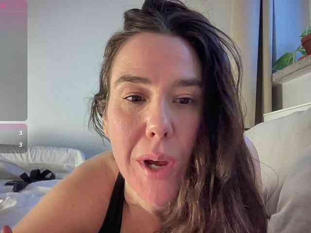 MilkHoneyLullabies webcam