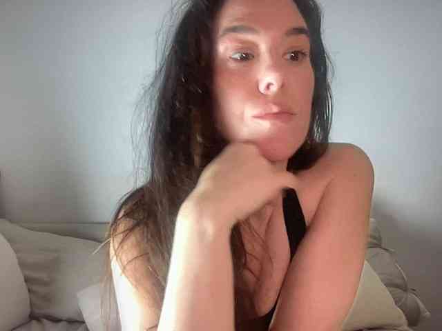 MilkHoneyLullabies webcam