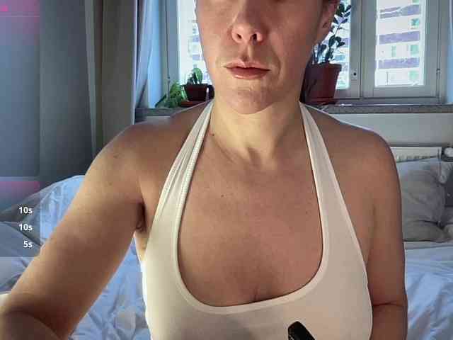 MilkHoneyLullabies webcam