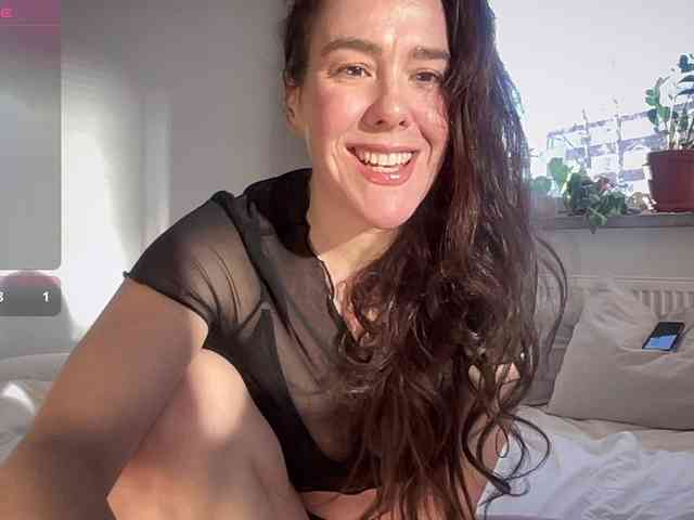 MilkHoneyLullabies webcam