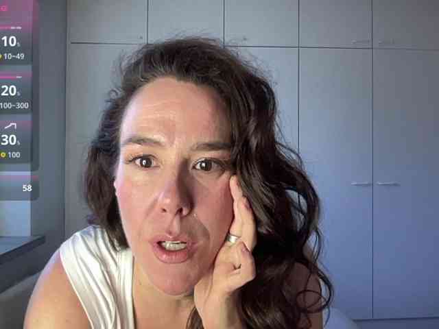 MilkHoneyLullabies webcam