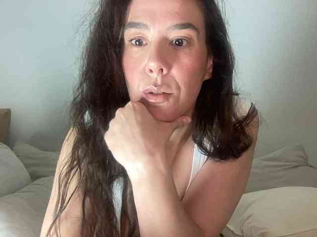 MilkHoneyLullabies webcam