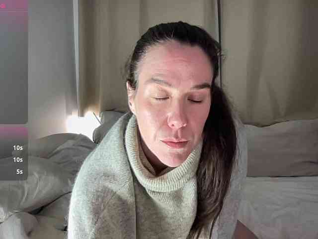 MilkHoneyLullabies webcam