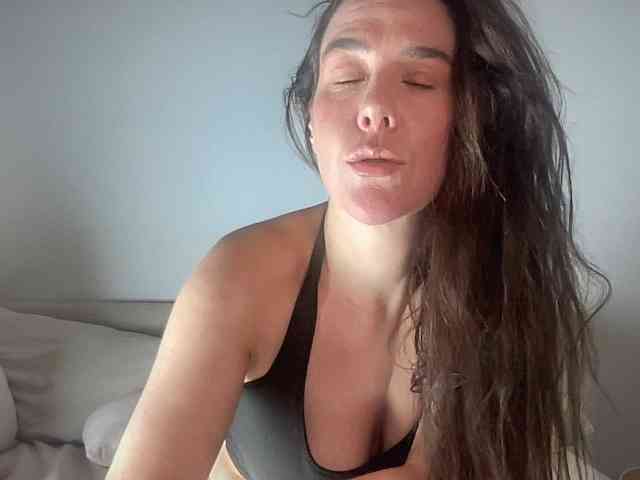 MilkHoneyLullabies webcam