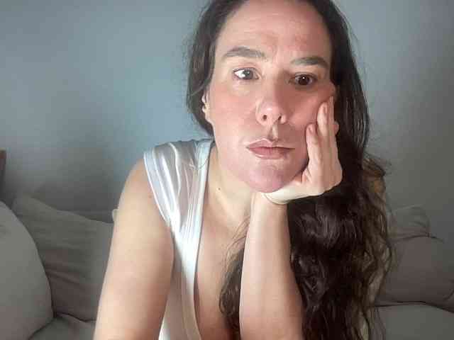 MilkHoneyLullabies webcam