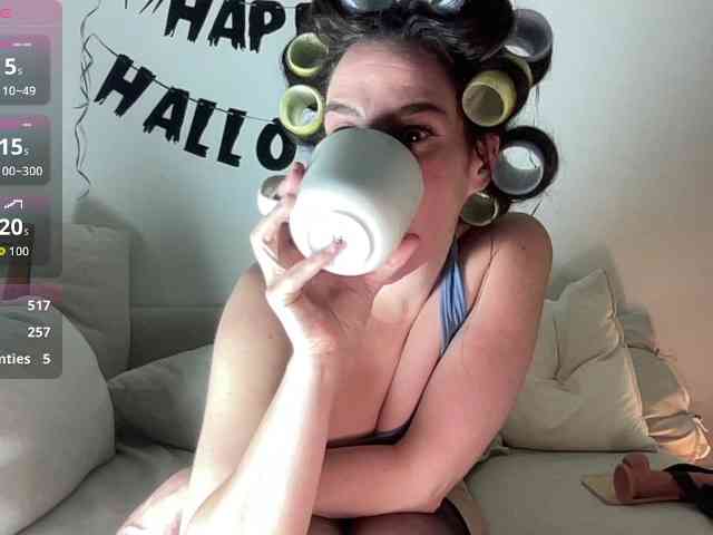 MilkHoneyLullabies webcam