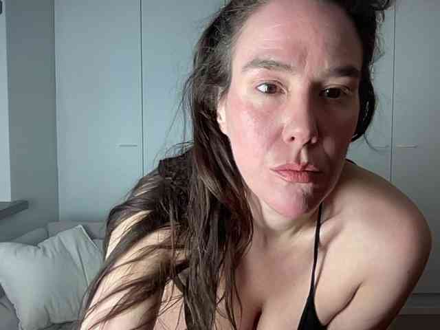 MilkHoneyLullabies webcam