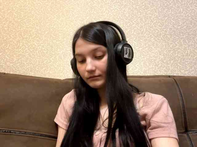 AideLandaker Live Webcam on BongaCams