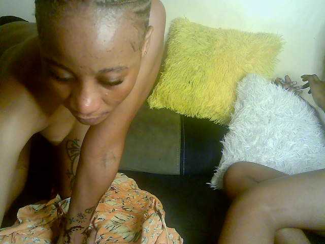 MamisMars's BongaCams show and profile