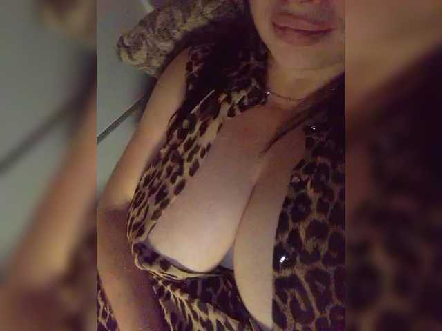 Kattselur17322 from BongaCams