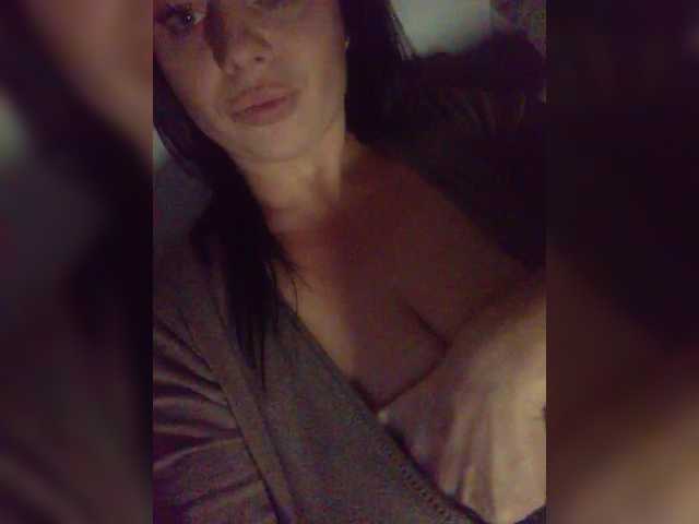 Kattselur17322 from BongaCams