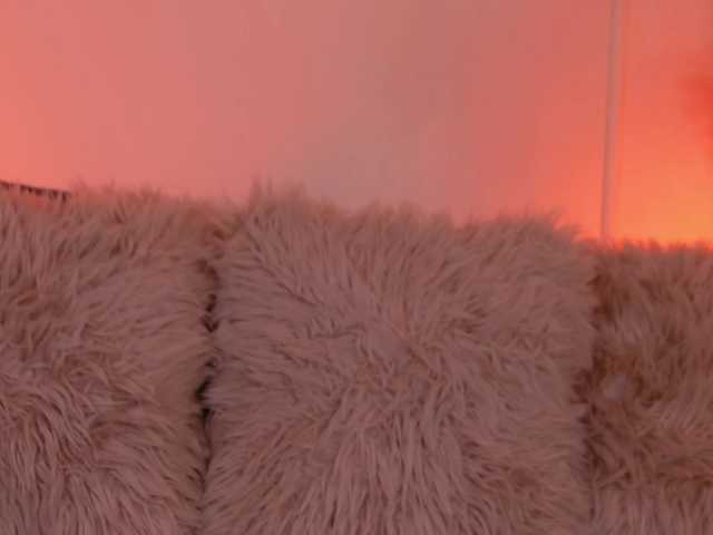 CrystalRed Live Cam on BongaCams and RICams