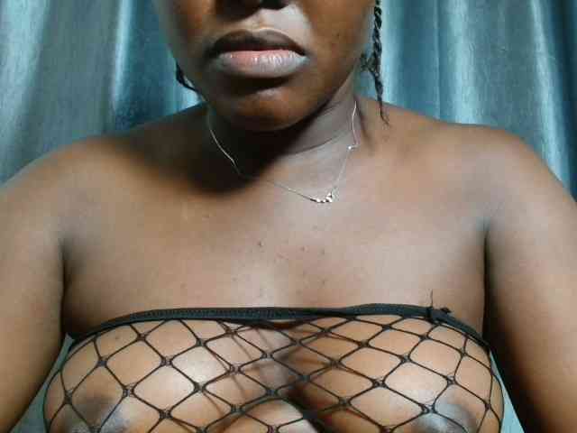 Chocoslut22 webcam