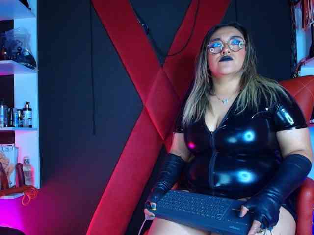 Miss-and-submissive2 webcam