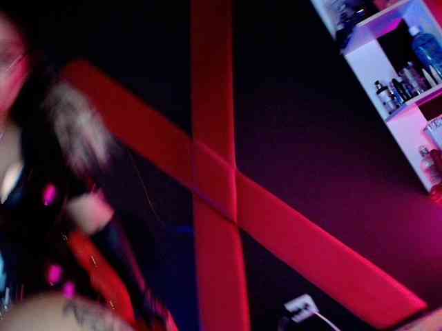 Miss-and-submissive2 webcam