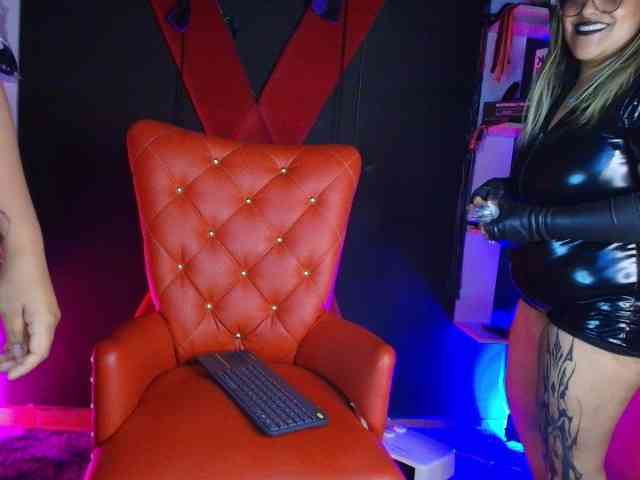 Miss-and-submissive2 webcam