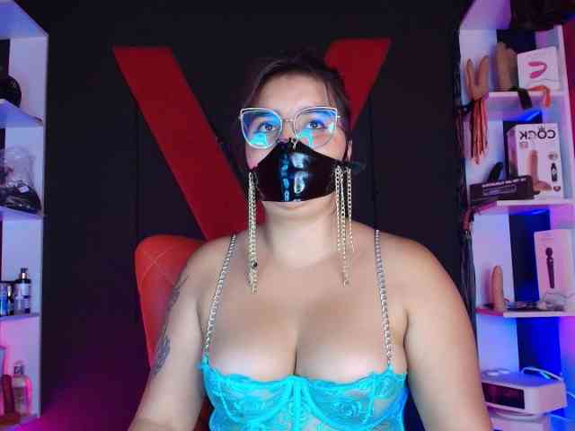 Miss-and-submissive2 webcam