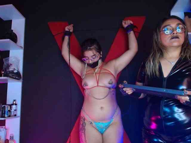 Miss-and-submissive2 webcam