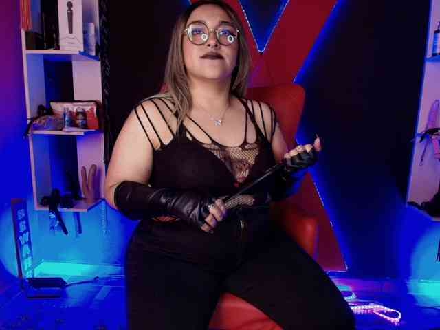 Miss-and-submissive2 webcam