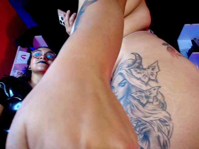 Miss-and-submissive2 webcam