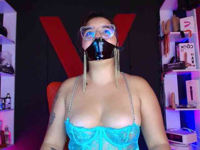 Miss-and-submissive2 webcam