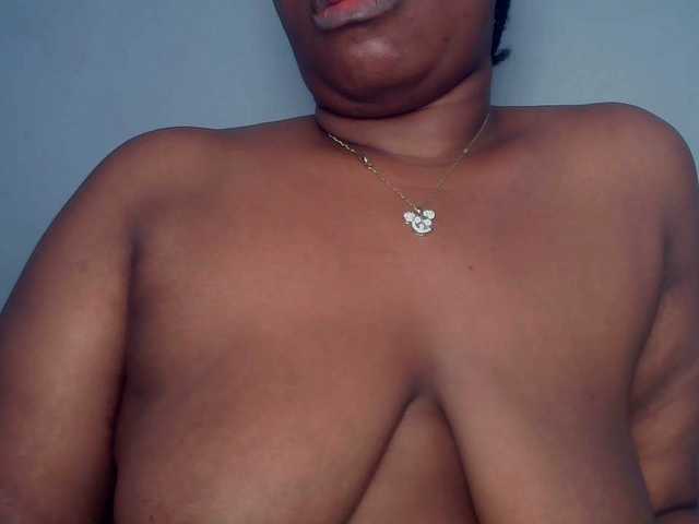 Freakyslut5's BongaCams show and profile