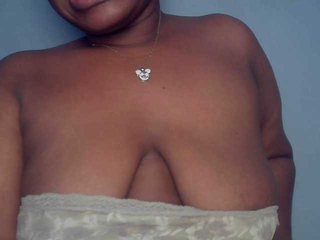 Freakyslut5's BongaCams show and profile